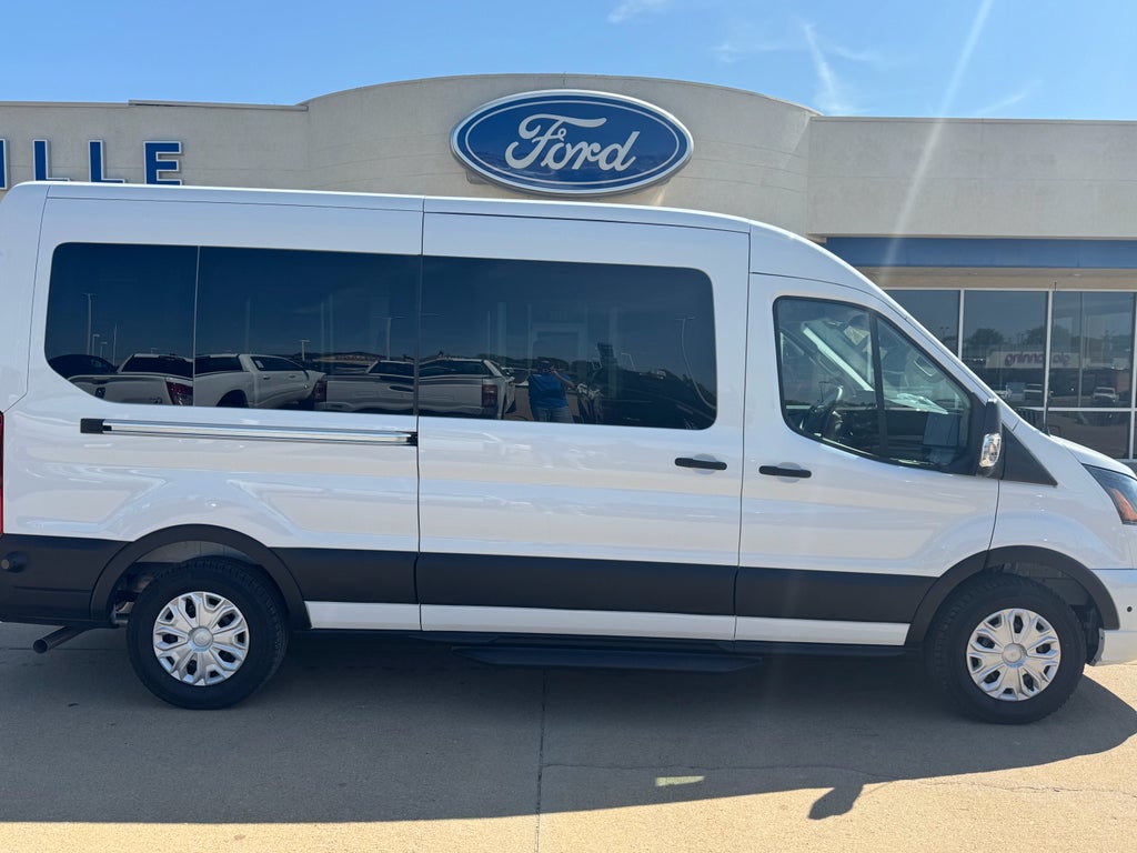 2025 Ford Transit Wagon XLT