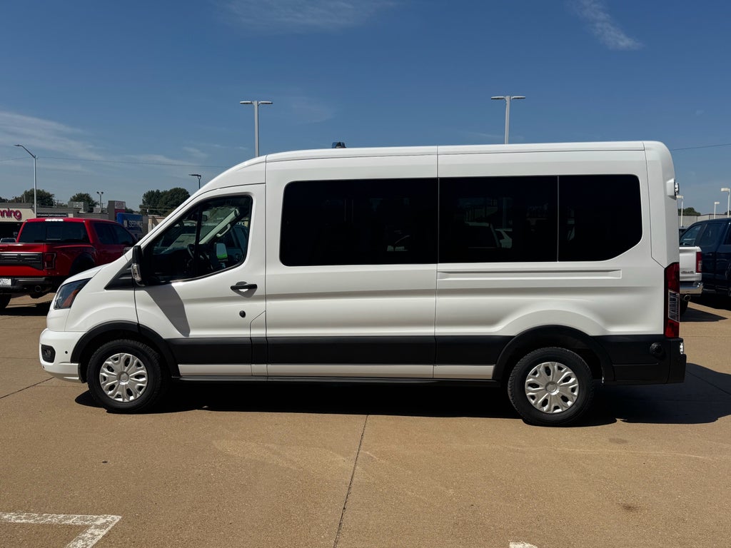 2025 Ford Transit Wagon XLT
