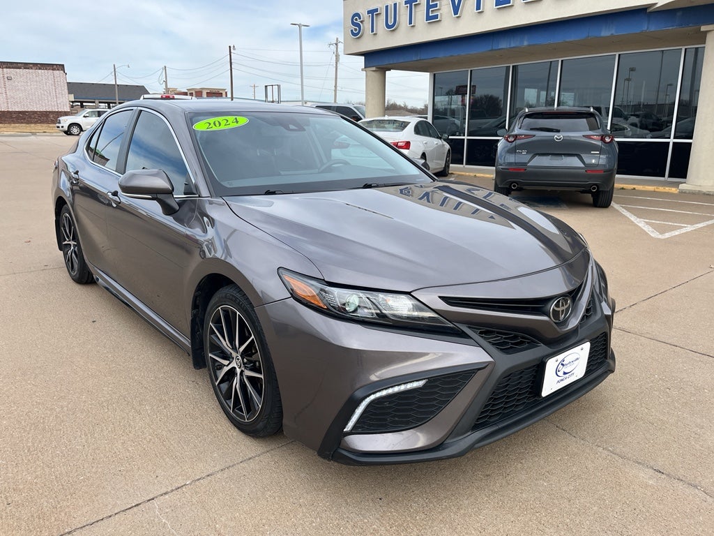 2024 Toyota Camry SE